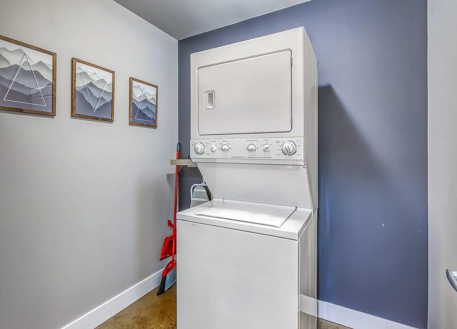Cozy 2Br Condo With King Bed And City Views Calgary
