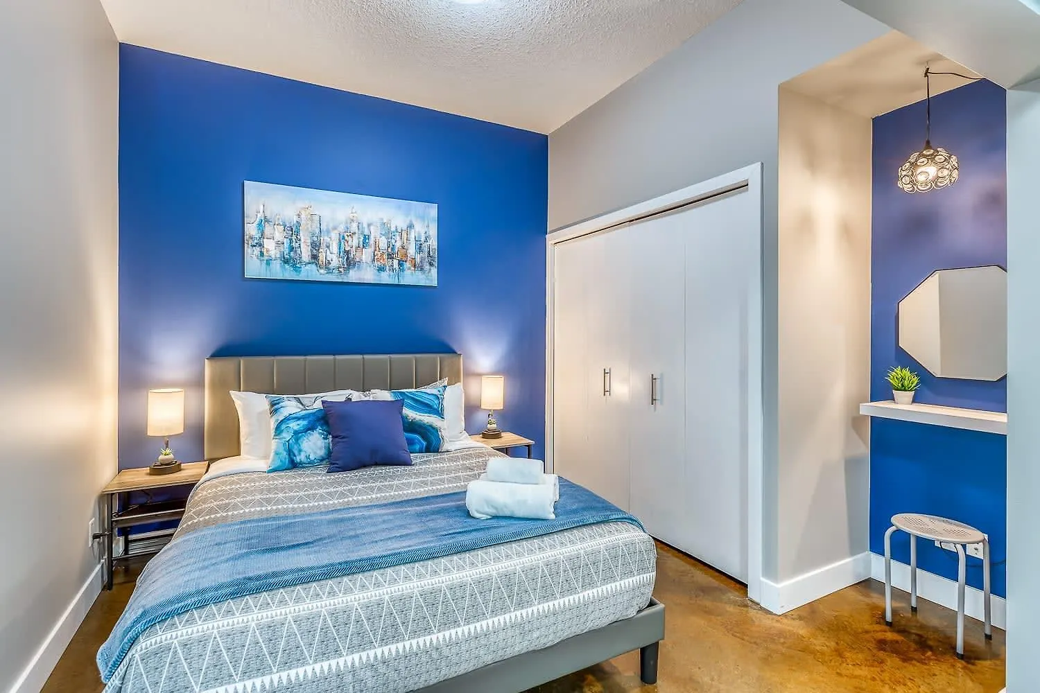 Cozy 2Br Condo With King Bed And City Views Calgary Canada